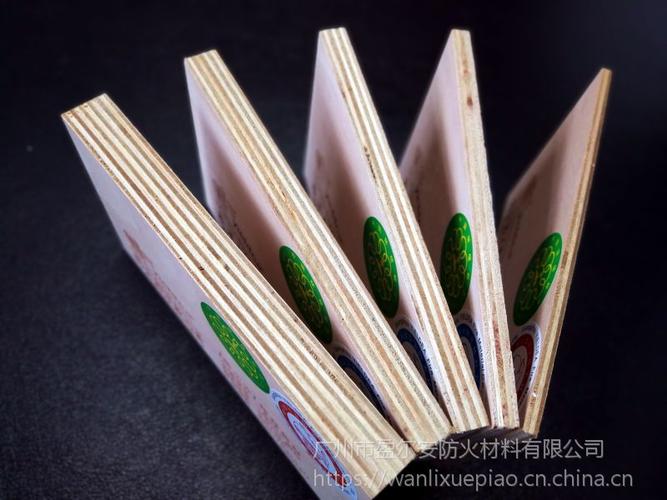 盈尔安轻质防水胶合板 中国名优品牌赋能高端橱柜制造